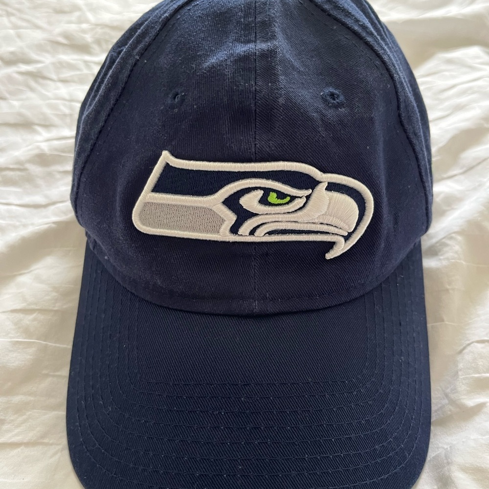 🏈 Seattle Seahawks Women-Sized New Era Cap — Super Bowl Champs!